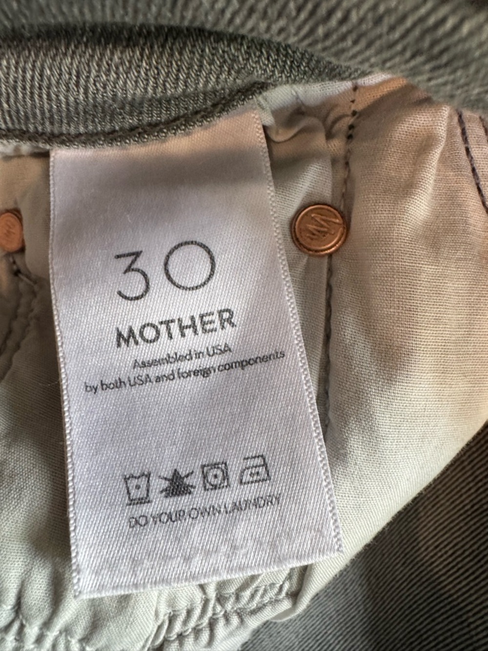 MOTHER Mid Rise Rider Skimp Jeans - Light Gray - Picture 4 of 4